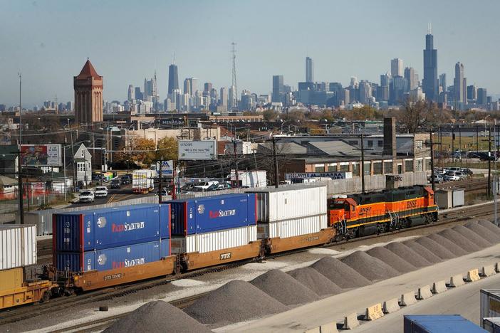 News Wrap: Unions and railroads continue negotiations ahead of strike deadline