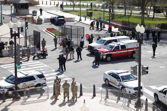 News Wrap: Police officer, suspect killed in new attack at the U.S. Capitol