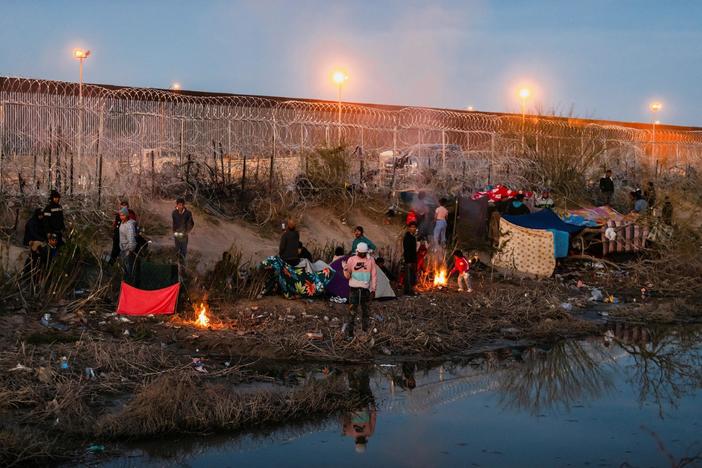 Controversial Texas immigration law back on hold as appeals court hears arguments
