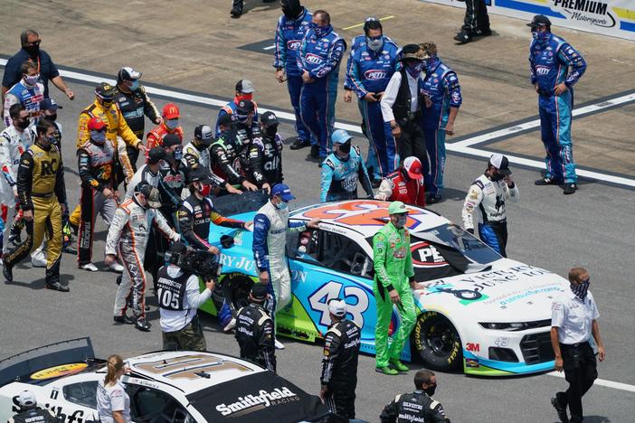 News Wrap: NASCAR drivers support Bubba Wallace after noose found in his garage spot