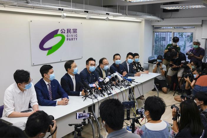 News Wrap: Hong Kong postpones legislative elections for a year over pandemic