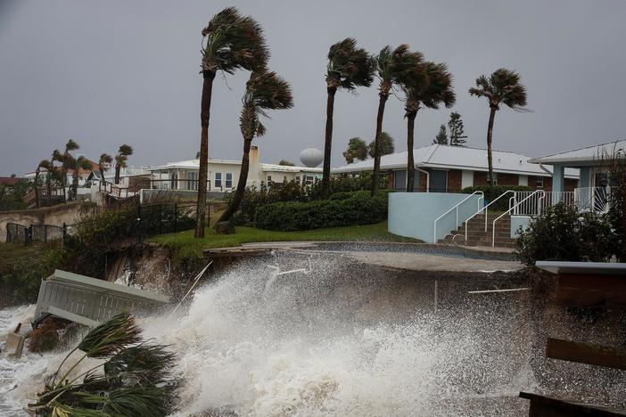 News Wrap: Hurricane Nicole makes landfall on Florida's east coast