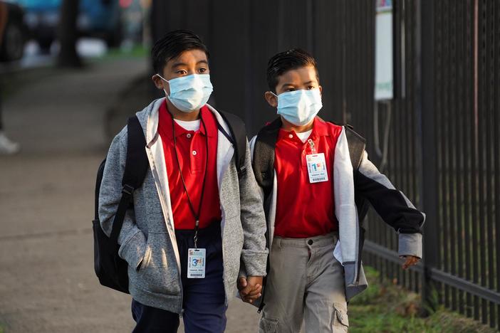 News Wrap: U.S. Education Department investigating mask mandate bans in 5 GOP-led states