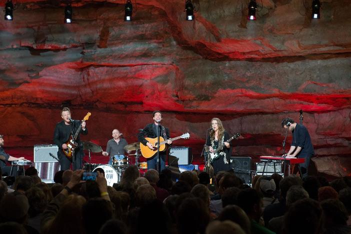 The Lone Bellow performs "Green Eyes and a Heart of Gold."