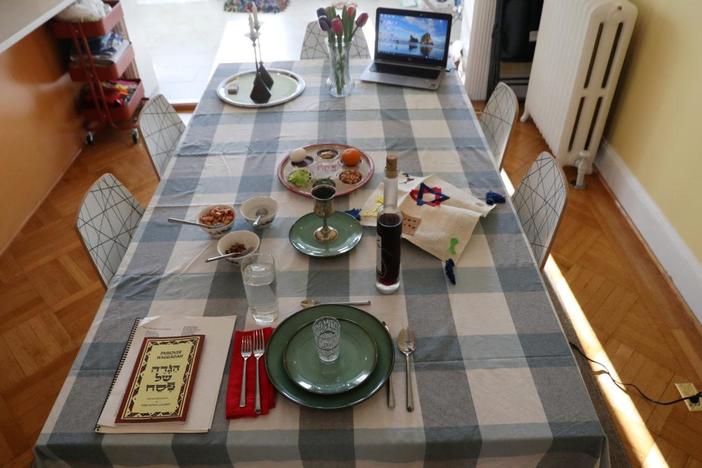 Family holiday traditions go virtual during the pandemic