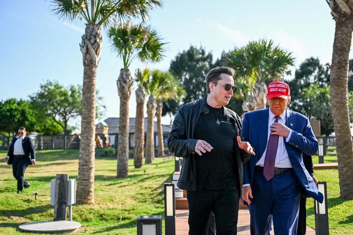 Deadline for federal workers to resign delayed as Democrats step up fight against Musk