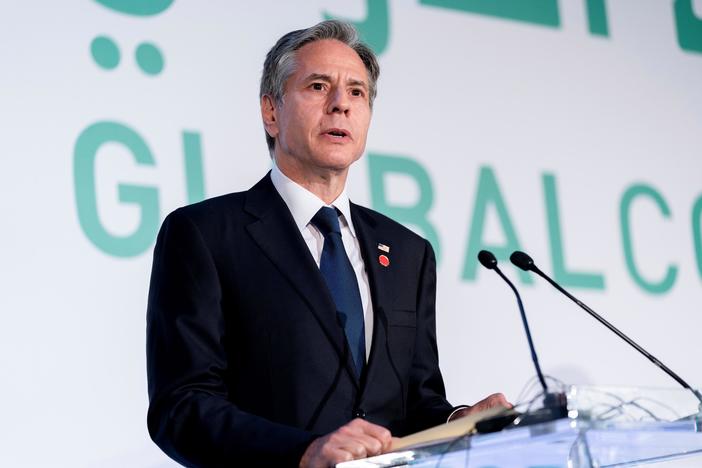 News Wrap: Blinken says Syria, Iraq airstrikes meant to 'deter future action'
