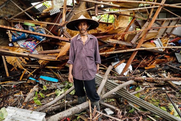 A tsunami that struck Indonesia with no warning has resulted in tragedy.