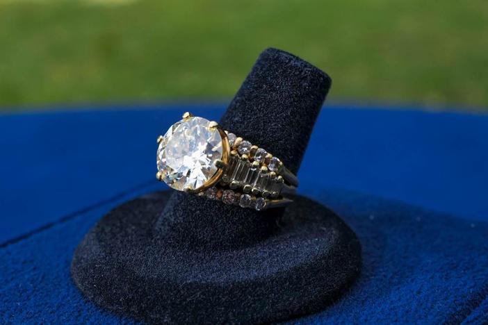 Appraisal: Diamond & Platinum Ring, ca. 2000