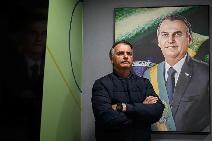 News Wrap: Bolsonaro ordered to wear an ankle monitor