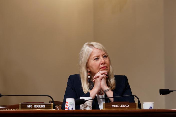 Why it's so hard to get Republican women in Congress