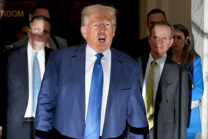News Wrap: Trump fined $10,000 for violating a gag order in civil fraud trial