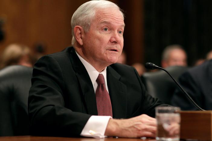 Trump is a 'divider,' says Robert Gates, former CIA director and defense secretary