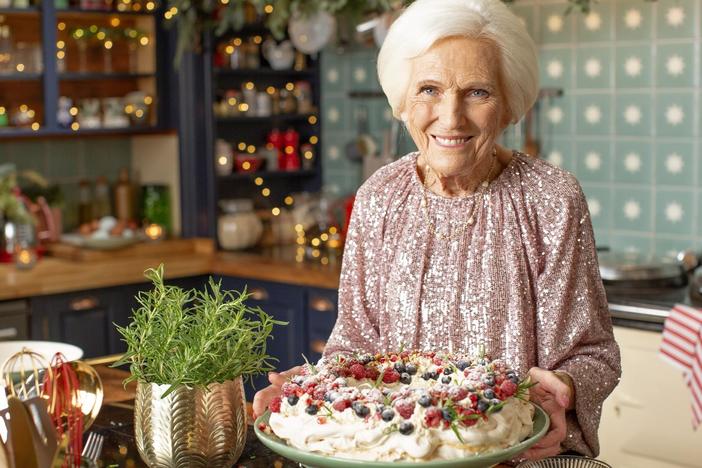 Dame Mary Berry cooks a Christmas feast in the Highlands. Premieres December 18.