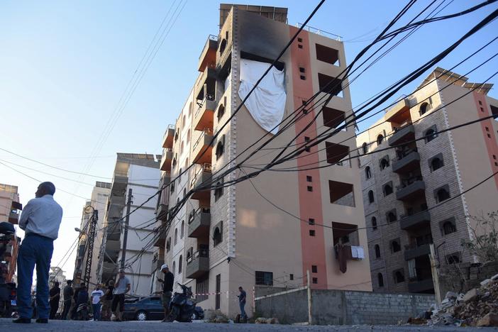 News Wrap: Israel expands deadly airstrikes in Lebanon as hundreds of thousands flee