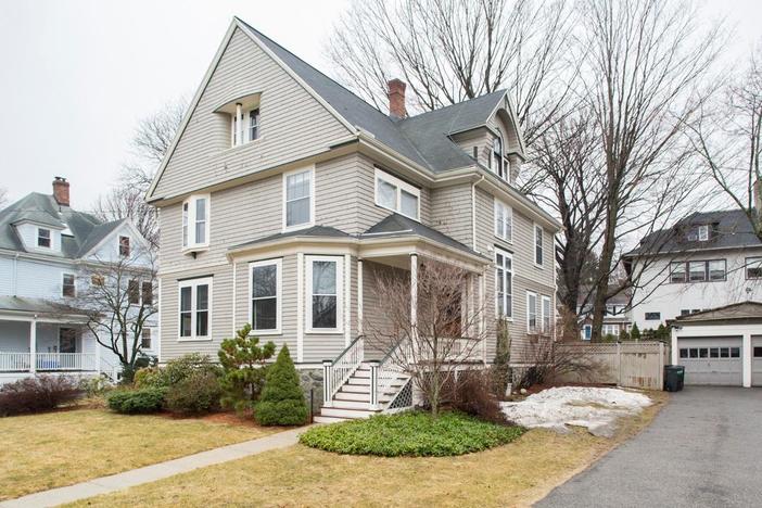 The 36th Season of This Old House renovates a Victorian Shingle-Style home in Belmont, MA