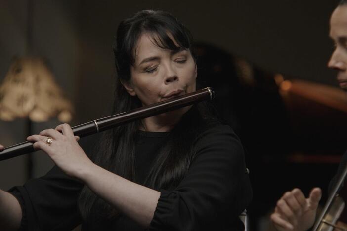Emer Mayock and Rhiannon Giddens perform "The Miads of Mitchelstown."