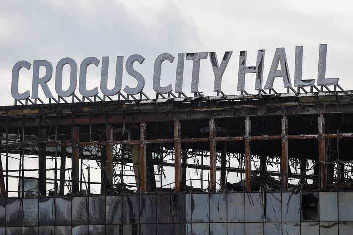 News Wrap: Russian officials attempt to connect Ukraine to Moscow terror attack