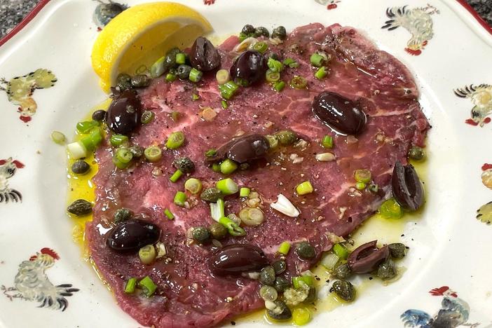 Pépin teaches us his recipe for beef carpaccio.