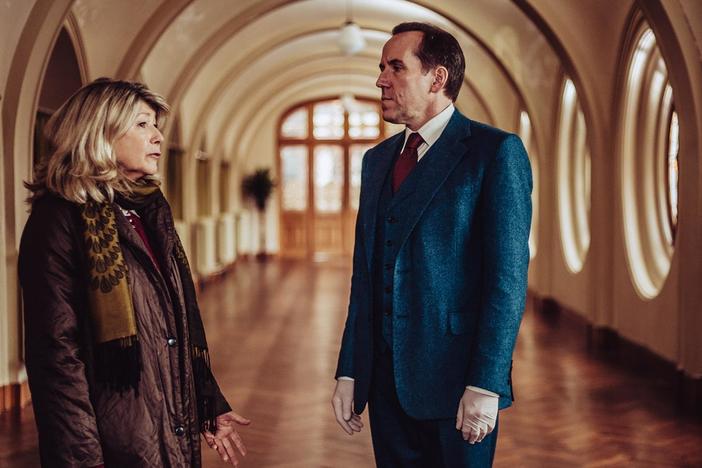 Professor T befriends a vulnerable girl and is convinced she's the witness to a murder.