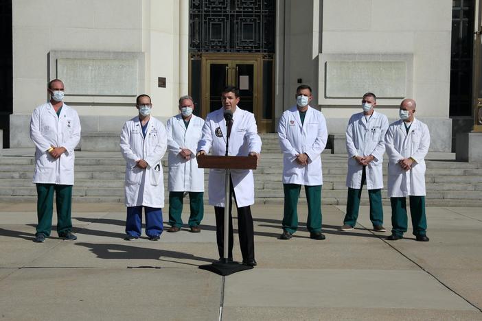 2 doctors weigh in on Trump's release from Walter Reed
