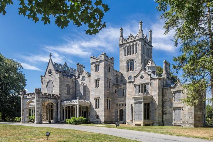 Geoffrey Baer gets a behind-the-scenes tour of Lyndhurst’s collections.