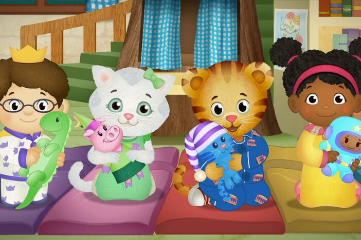 The library is hosting a pajama party for Daniel and his friends!