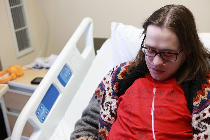Explores the intimate and complex path of terminal illness through one young man's life.