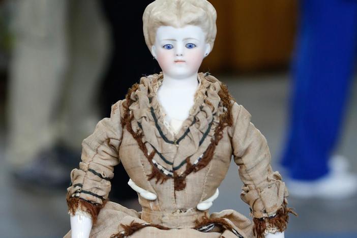 Appraisal: Simon & Halbig Doll, ca. 1870, from Junk in the Trunk 4, Part 2.