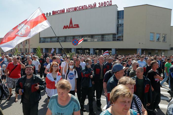 In Belarus, 'extraordinary' wave of protests could threaten Lukashenko's reign