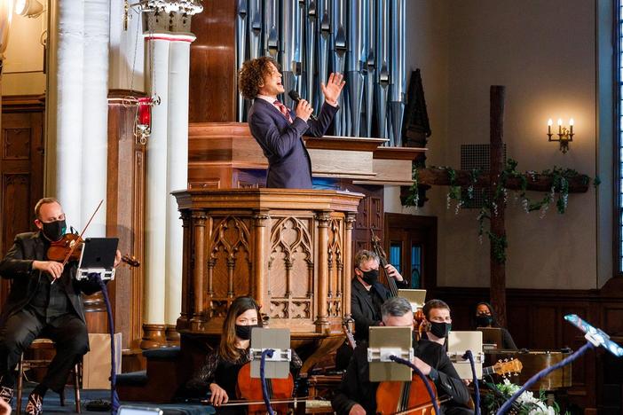 Justin Guarini and the American Pops Orchestra perform "Touch the Hem of His Garment."