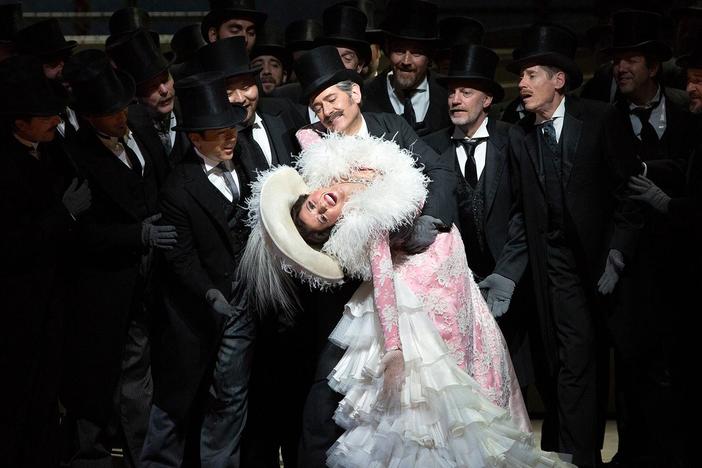 Lisette Oropesa as Manon sings of the joys of youth.