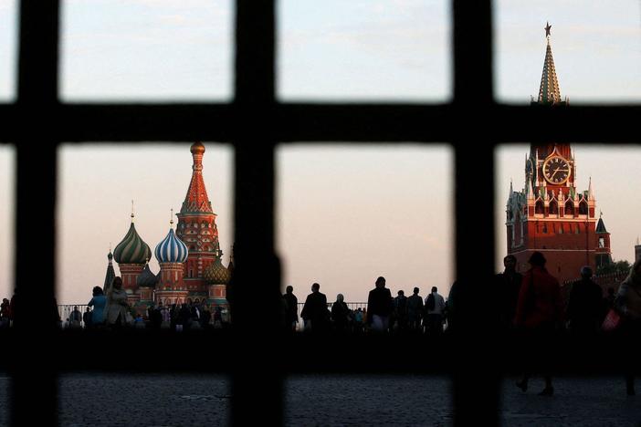 Russians protest fighting in Ukraine as Moscow asks China for military assistance