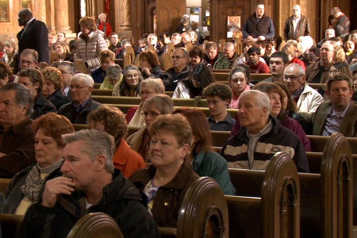 Flash mobs may be filling pews, but are they a solution for churches with low attendance?