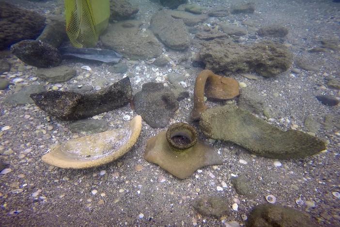 Israeli archaeologists protect an ancient port’s treasures from pipeline construction