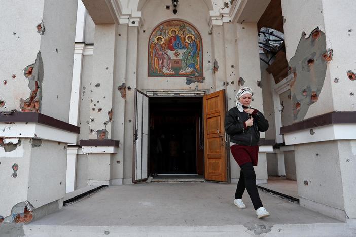 Russian shelling continues as U.S. officials expected in Ukraine