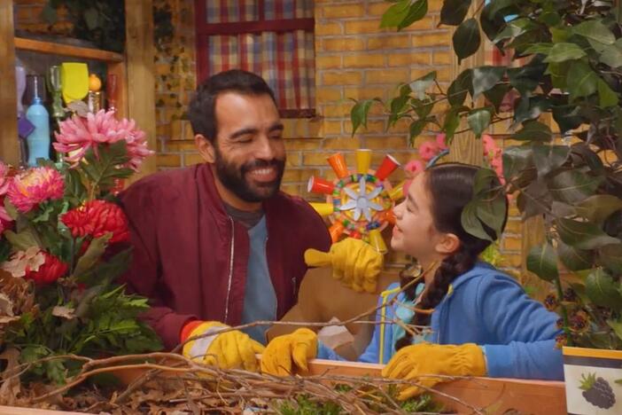The residents of Sesame Street sing a song about their Community Garden!
