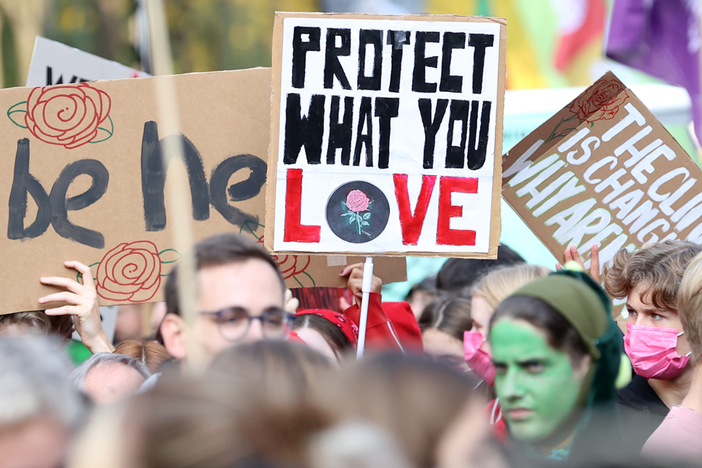 October 10, 2021 – PBS NewsHour Weekend full episode
