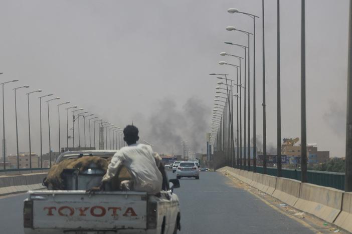 News Wrap: Deadly conflict, airstrikes erupt in Sudan’s capital city