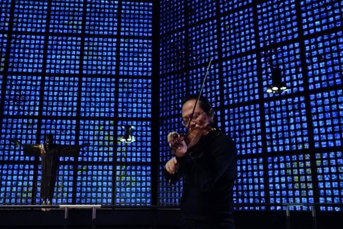 Scott Yoo plays a duet with concert pianist Alice Sara Ott.
