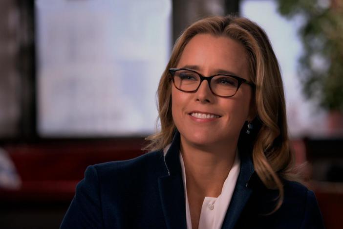 Téa Leoni discovers who an unknown biological grandmother is.
