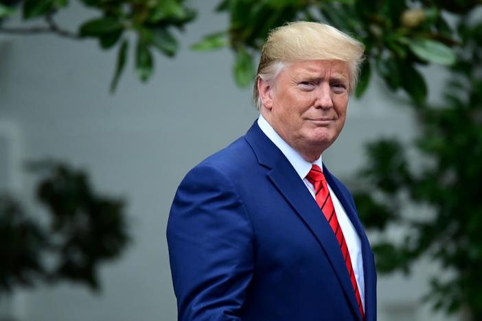 Trump focuses anger at whistleblower as impeachment inquiry deepens