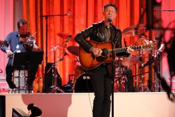 Lyle Lovett talks to kids and performs at the White House Educational Workshop
