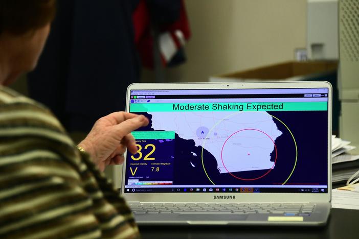 A system called "ShakeAlert" picks up seismic information streaming in from sensors.