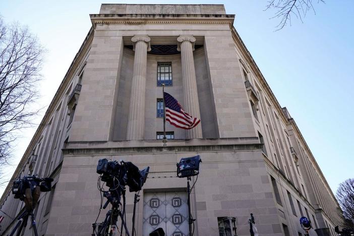 Attorney general reviewing still-secret Mueller report