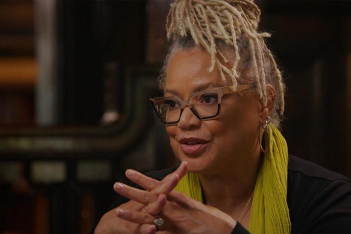 Kasi Lemmons learns that she is DNA cousins with Kevin Bacon.
