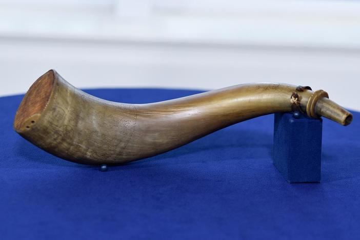 Appraisal: 1775 Stephen Eastman-engraved Powder Horn