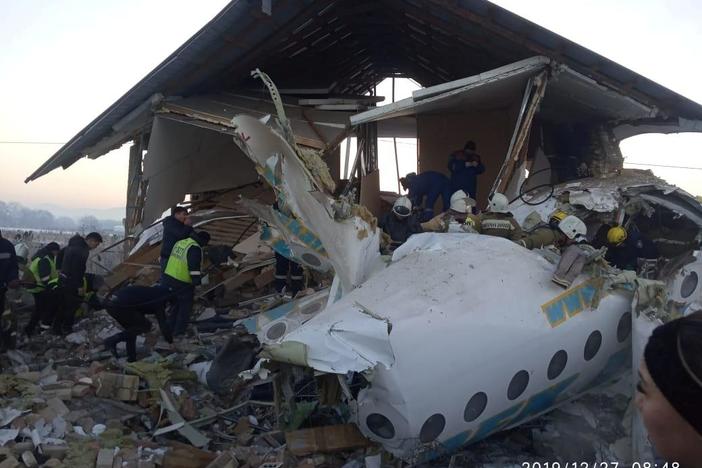 News Wrap: Plane carrying 98 crashes shortly after takeoff in Kazakhstan