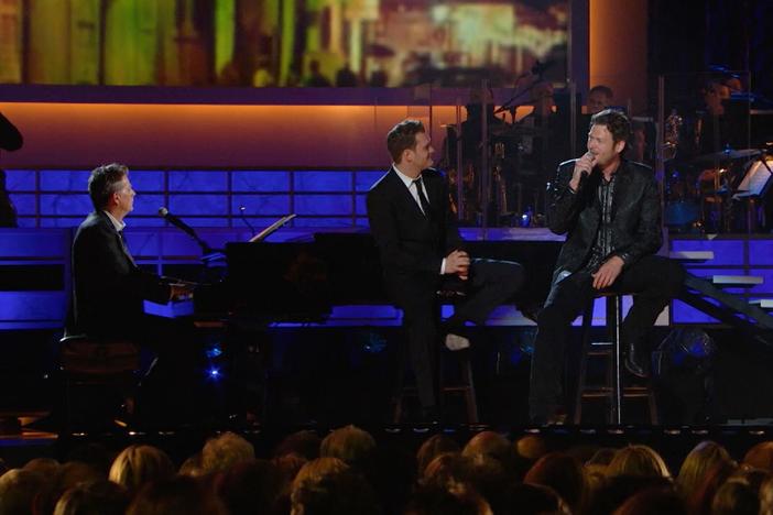 Michael Bublé and Blake Shelton sing "Home" in an all-star concert honoring David Foster.