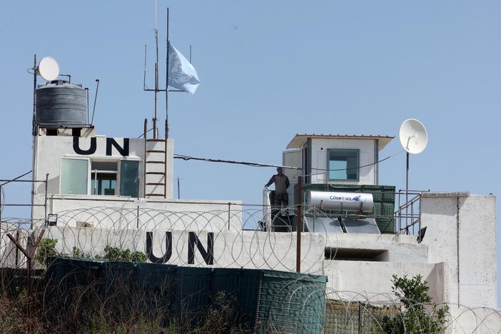 News Wrap: UN military observers, interpreter injured in blast on Israel-Lebanon border